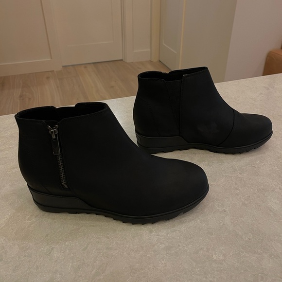 SOREL Evie II Zip Waterproof Ankle Boot (Women) In Black Size 11 - Picture 5 of 13